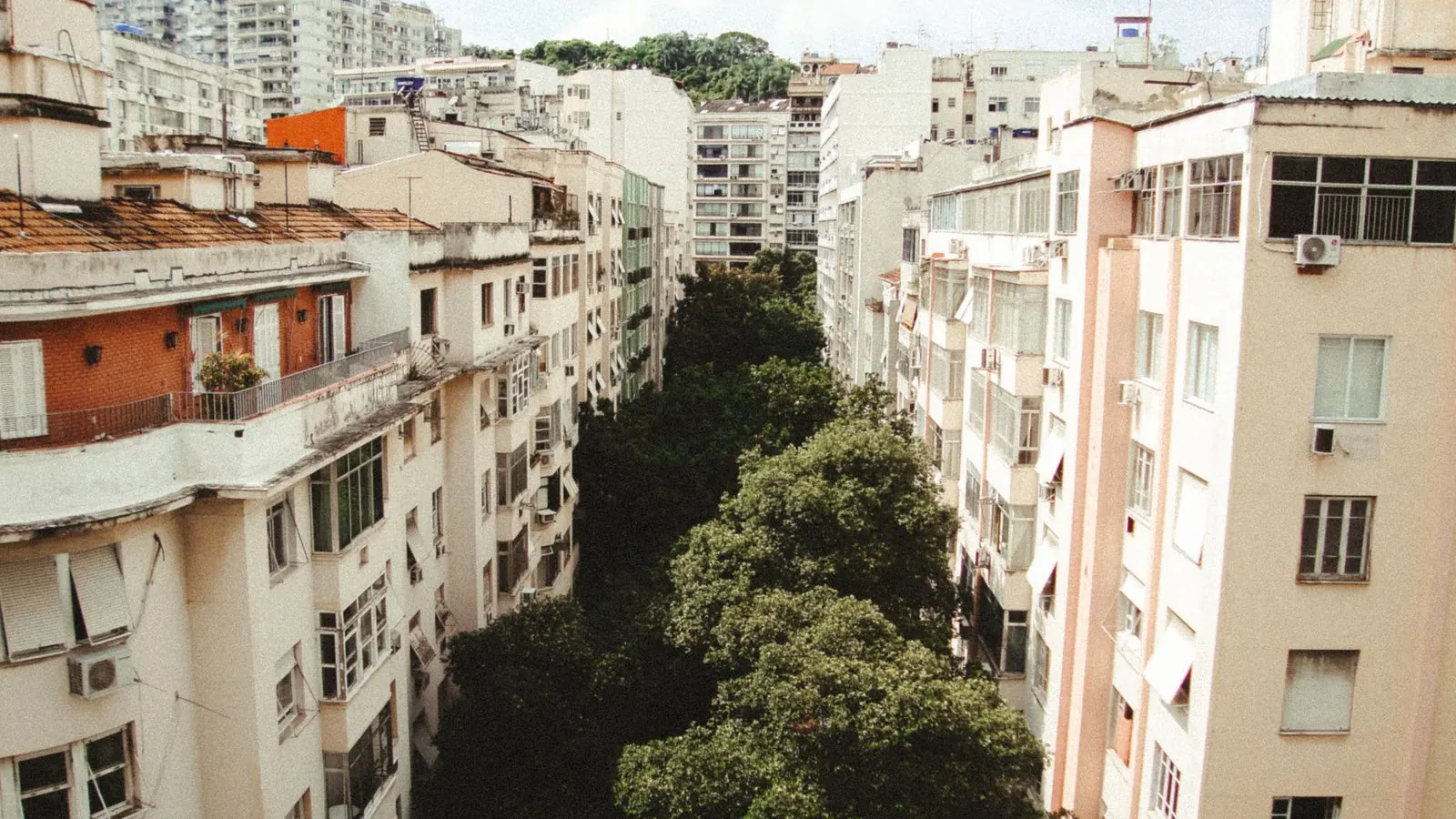 Prédios residenciais e condomínios do Rio de Janeiro atendidos pela AMV Limp Vidro